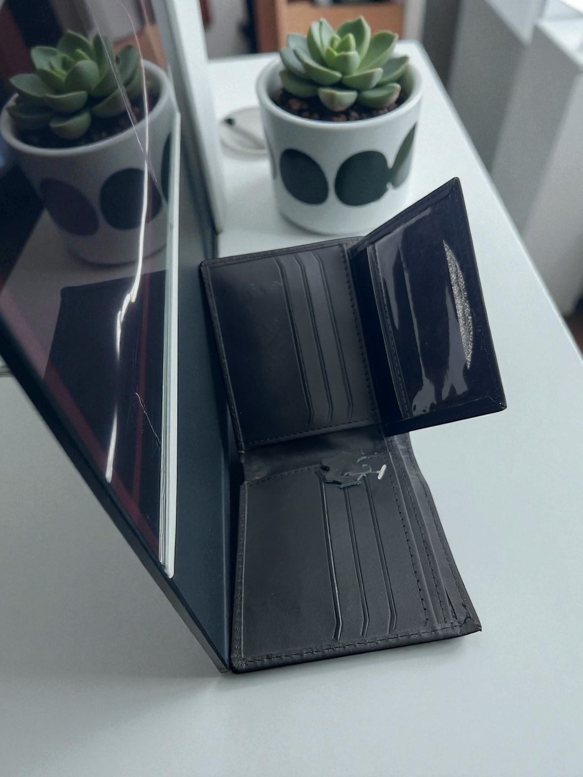 The Noir Classic Bifold