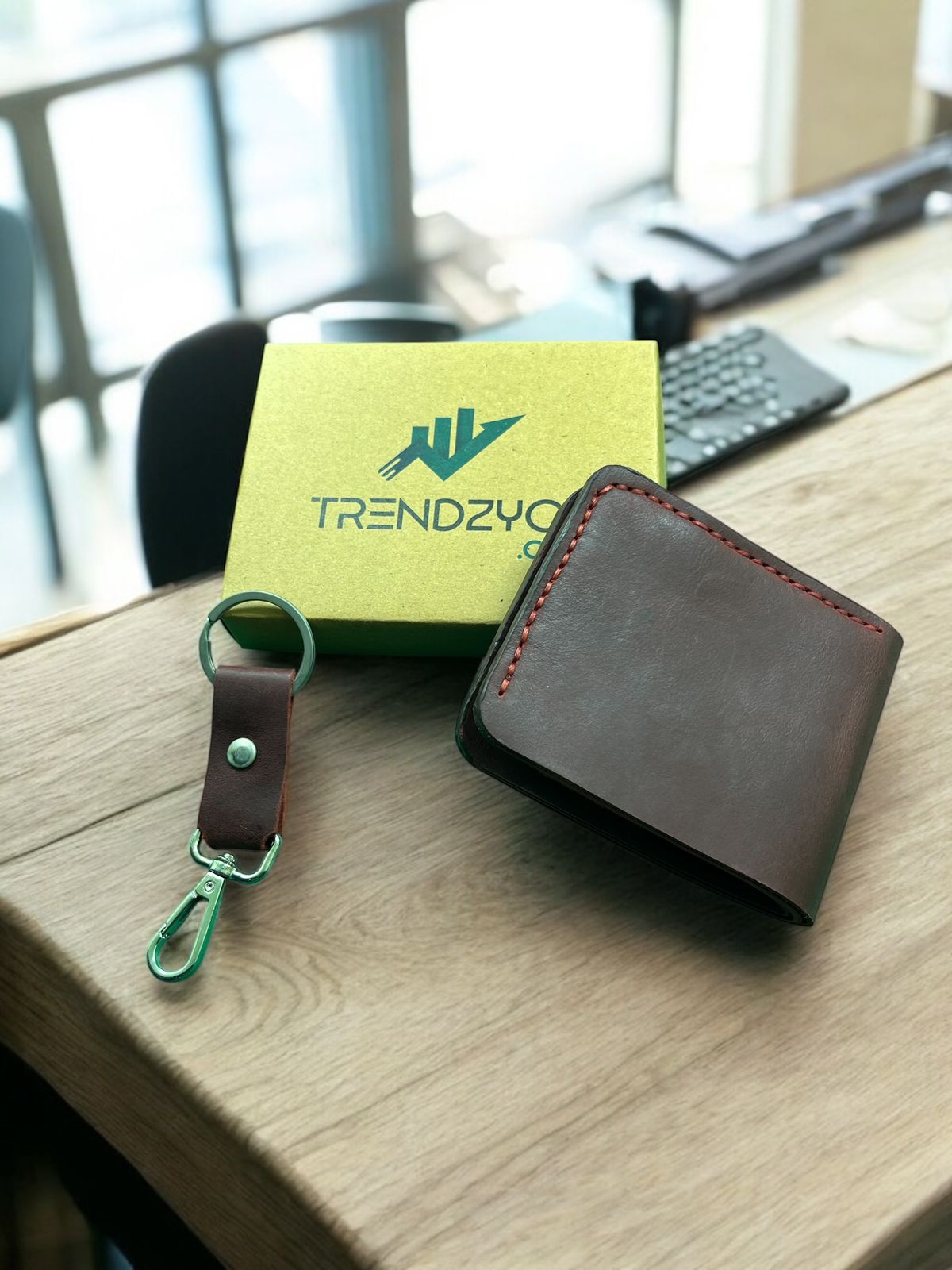 Handstich Elegance Wallet with red stiching
