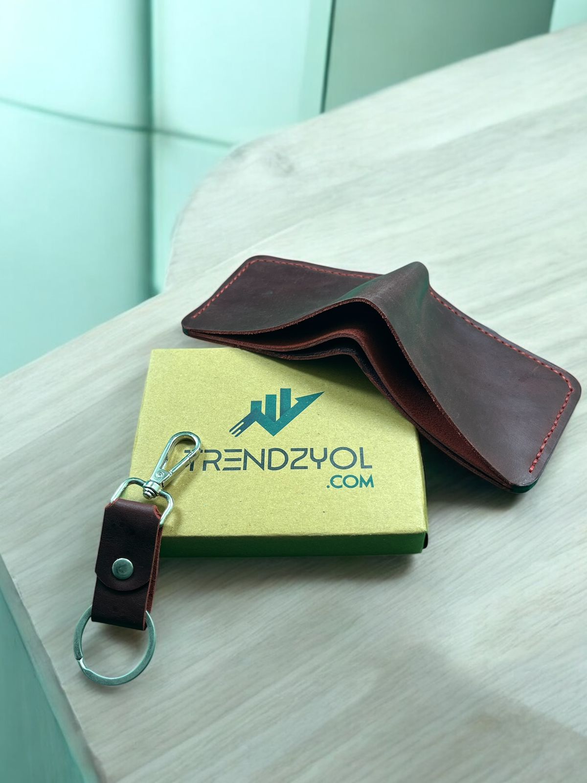 Handstich Elegance Wallet with red stiching